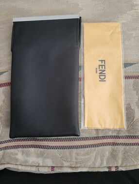 NEW Genuine Fendi Black Sunglasses Sleeve with Gold Coloured Cleaning Cloth